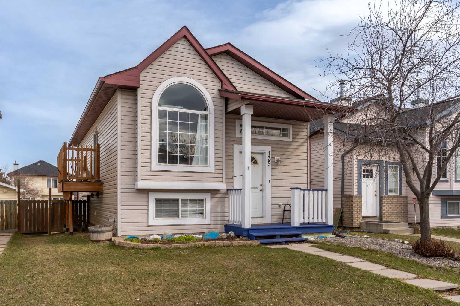 135 Covewood Close NE, T3K 4Z8