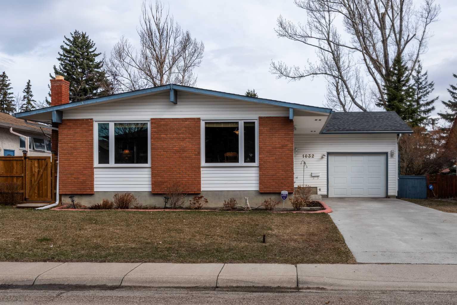 1032 Cantabrian Drive SW, T2W 1L7