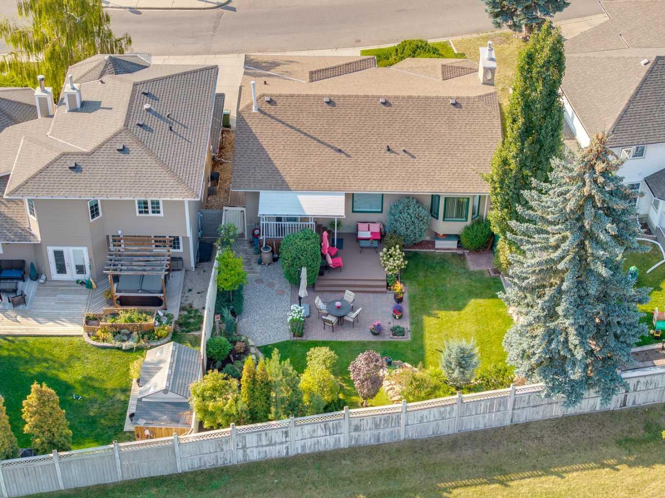 8 Douglas Woods View SE, T2Z 2A2