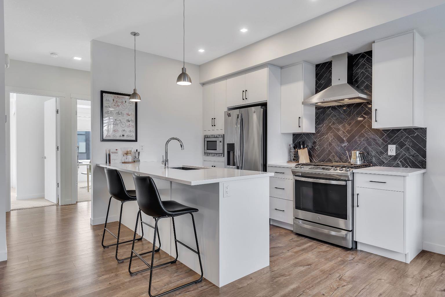 516 Greenbriar Common NW, T3B 6J3