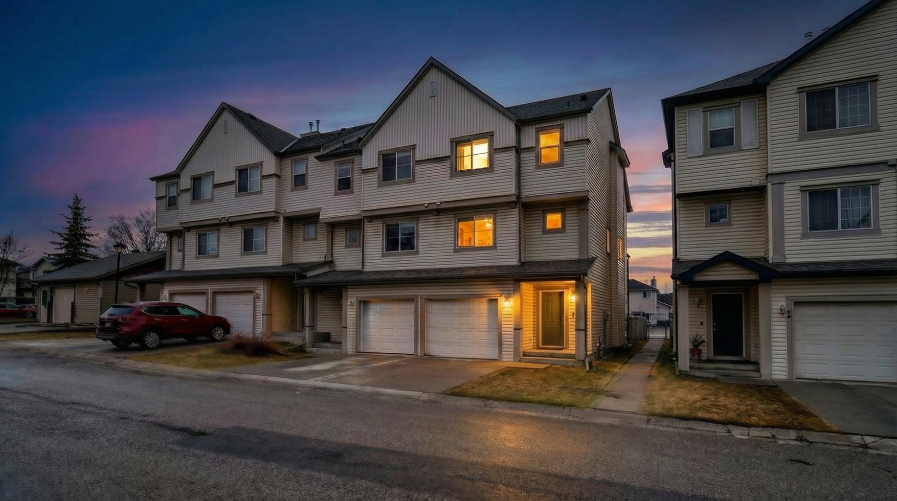 17 Copperfield Court SE, T2Z 4Z3