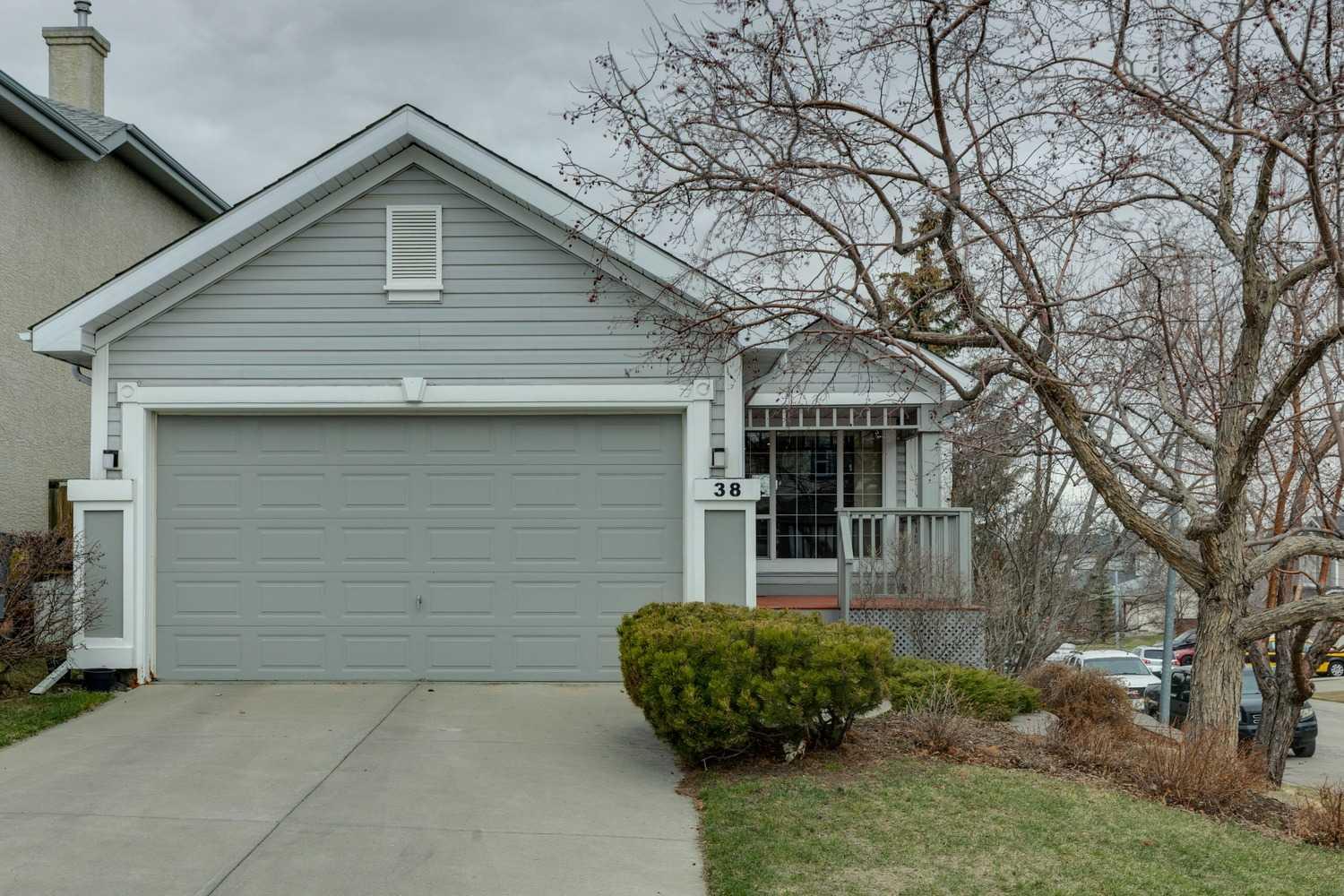 38 Citadel Peak Circle NW, T3G 4E8