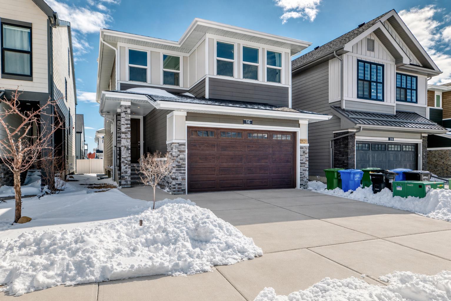 16 West Grove Link SW, T3H 6E3