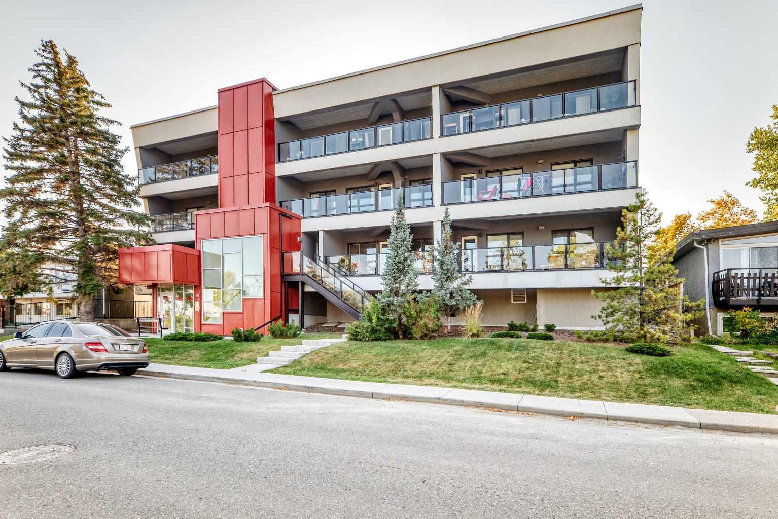 202, 1629 38 Street SW, T3C 1T8