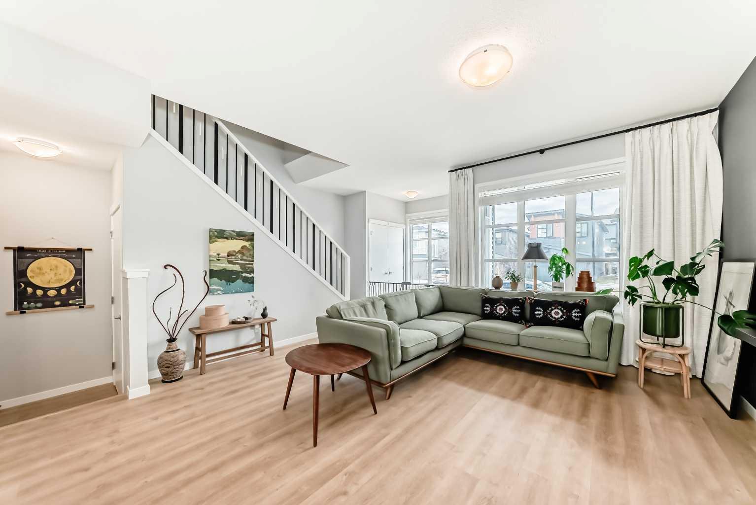 19 Rowley Common NW, T3L 0G4