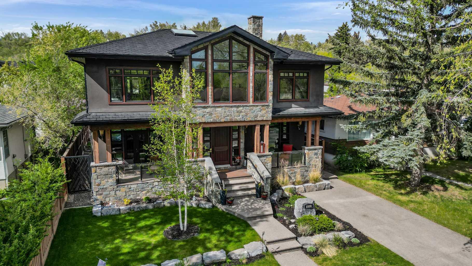 2908 7 Avenue NW, T2N 1B2