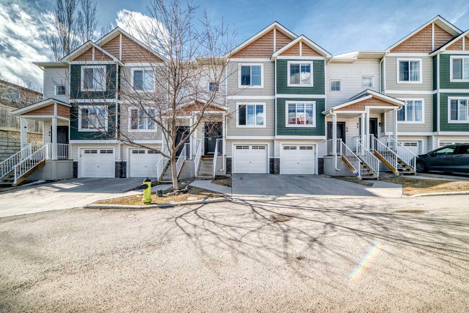 88 Pantego Lane NW, T3K 0T1