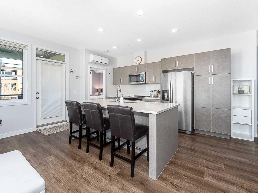 1202, 80 Greenbriar Place NW, T3B 6J4