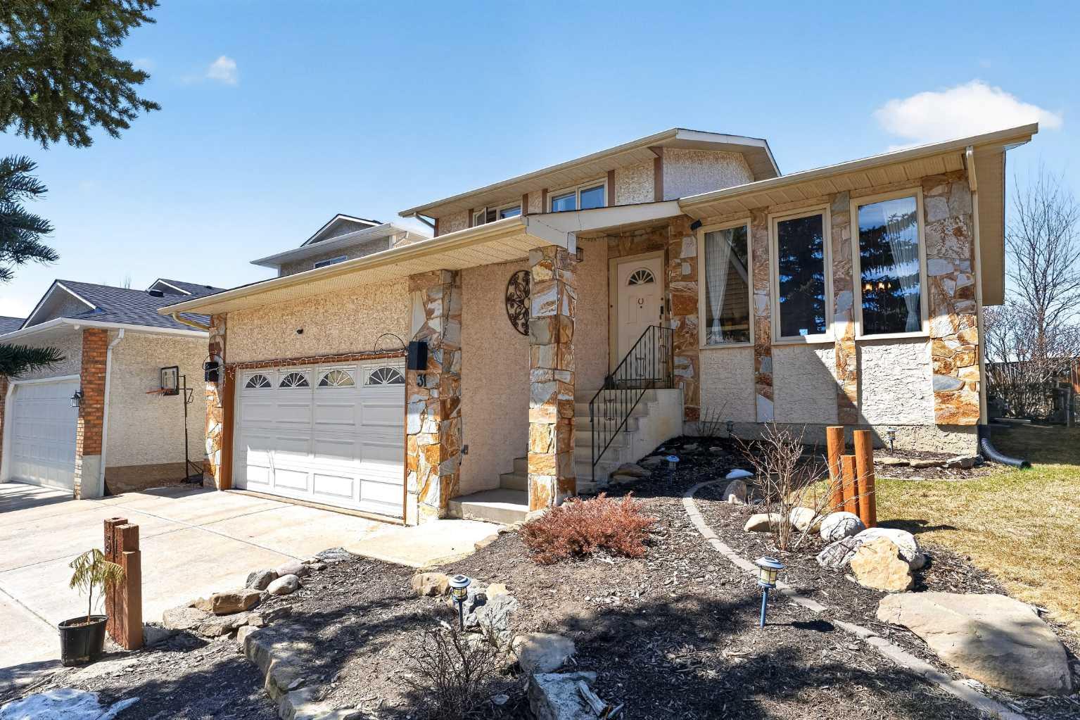 31 Edgepark Way NW, T3A 4G7