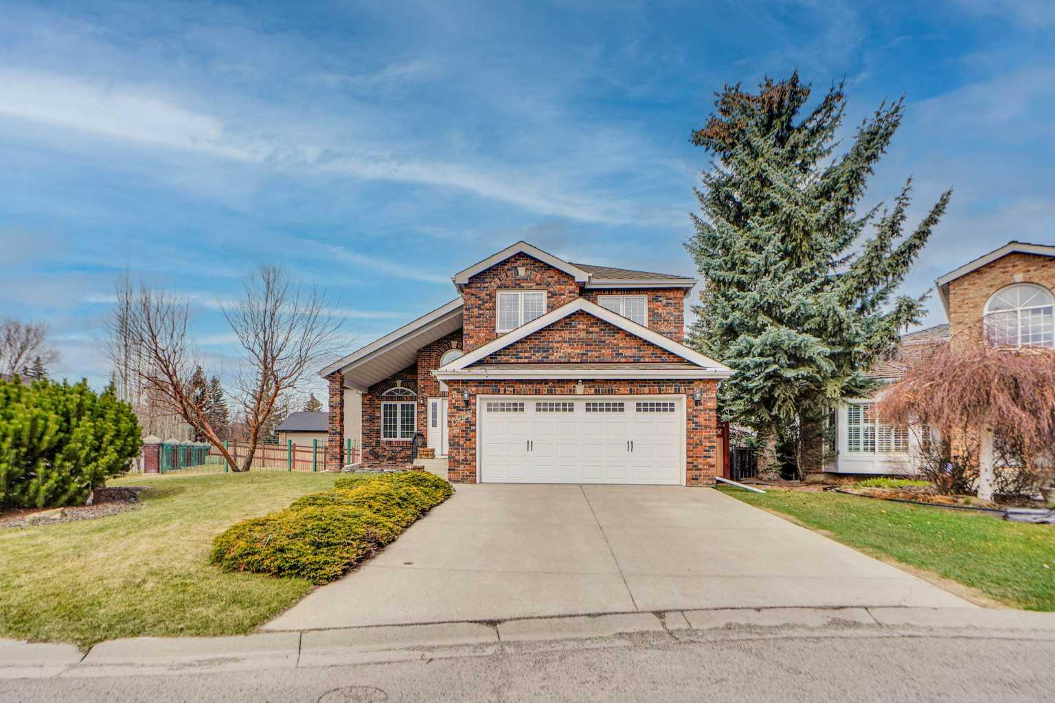 1408 Christie Knoll Green SW, T3H 2R7