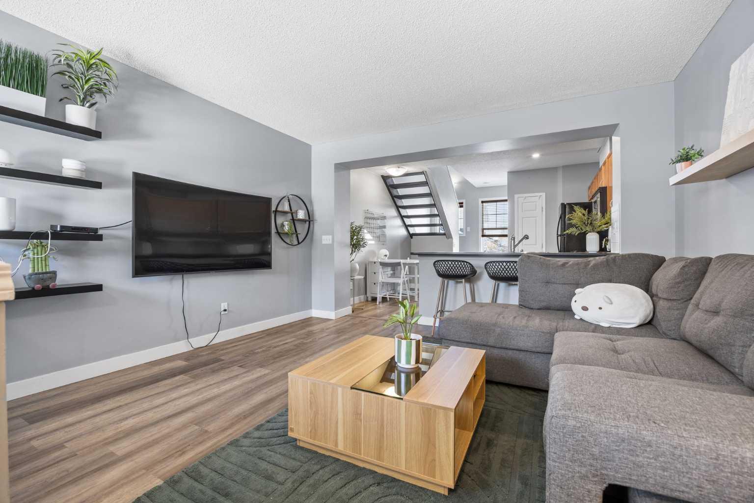 3065 New Brighton Gardens SE, T2Z 0A4
