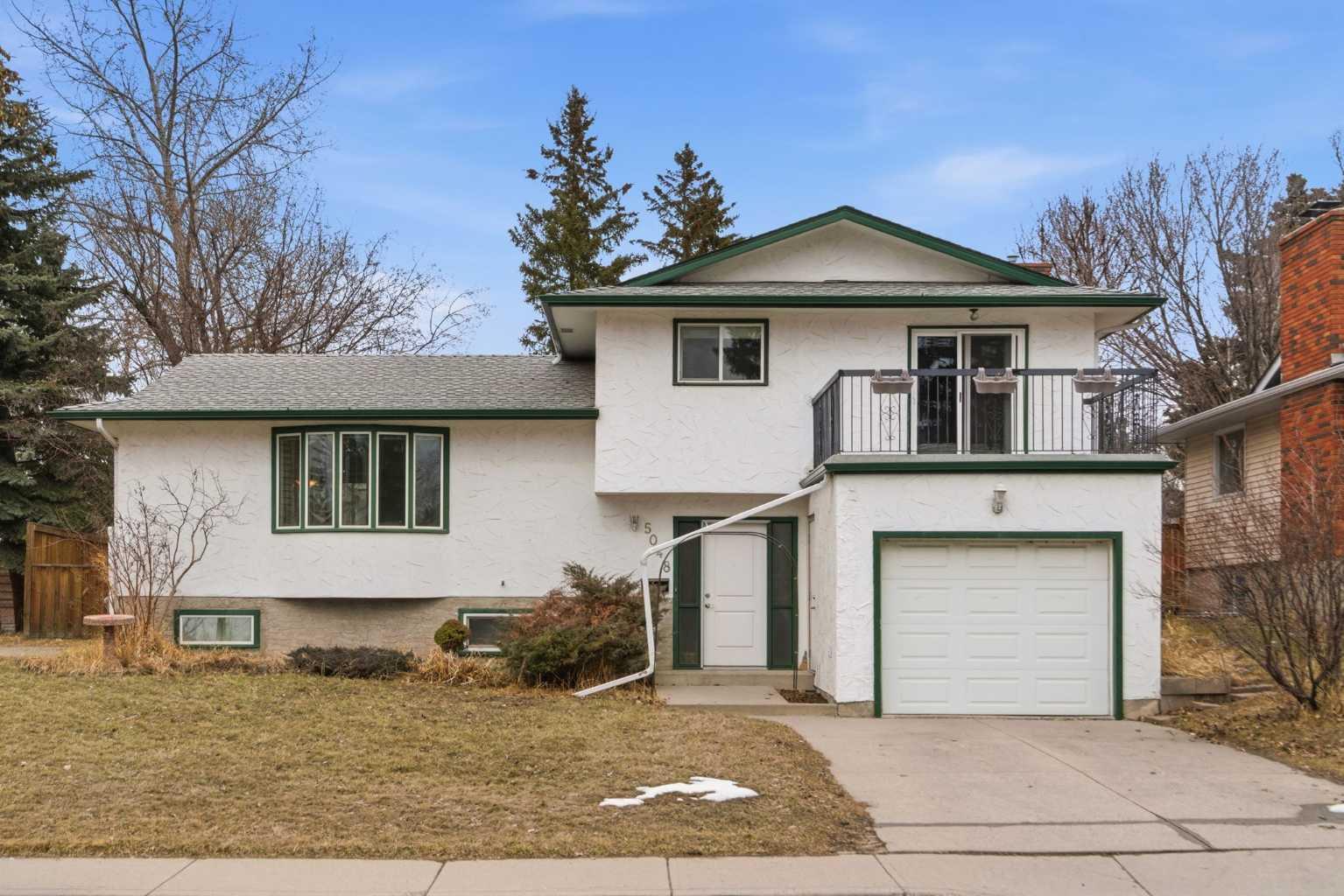5048 Dalhart Road NW, T3A 1V8