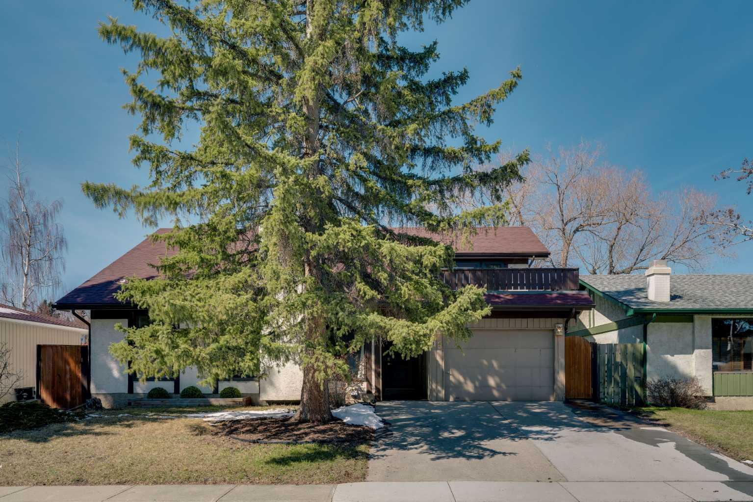 12 Oakvale Place SW, T2V 1H4