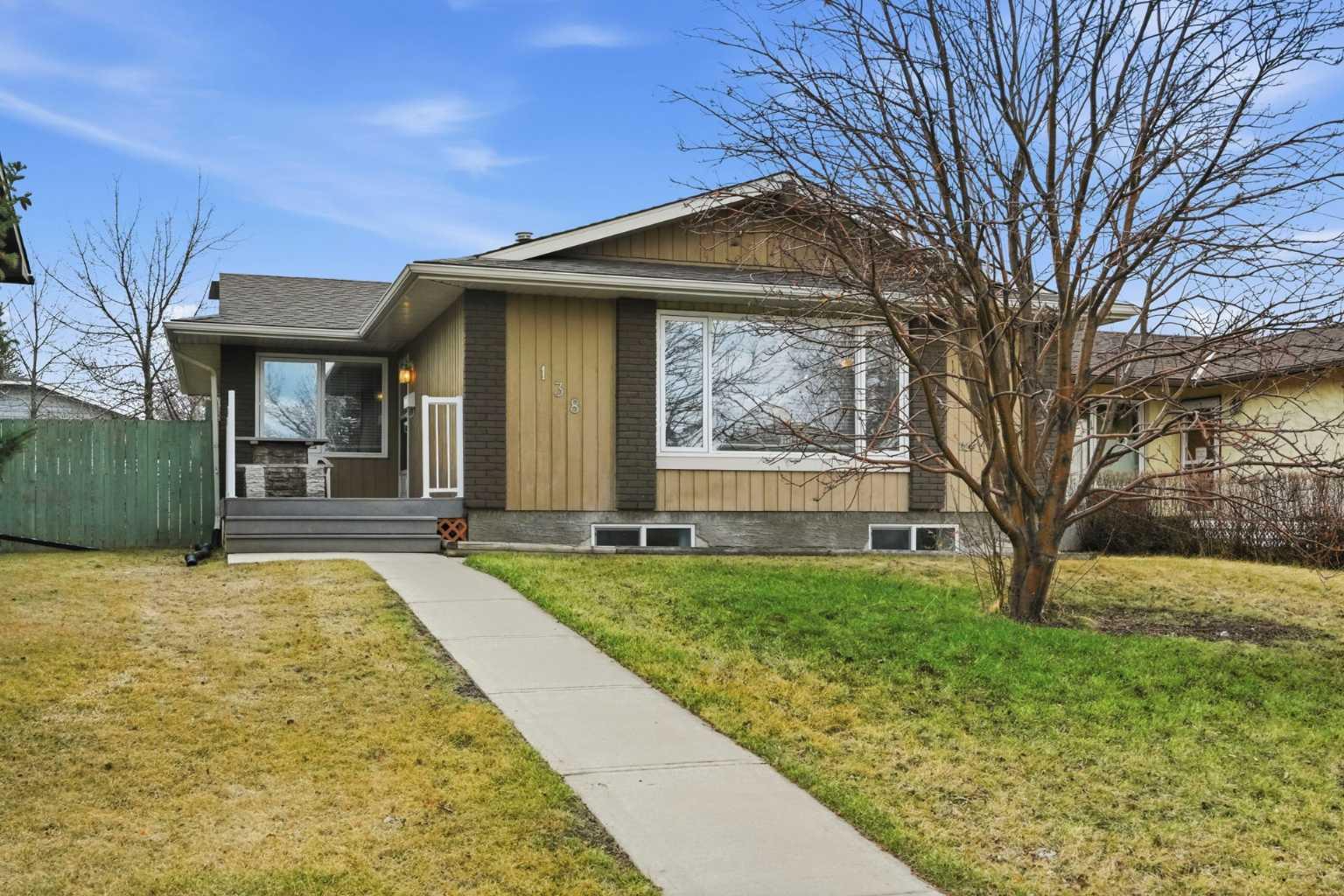 138 Midcrest Crescent SE, T2X1B6