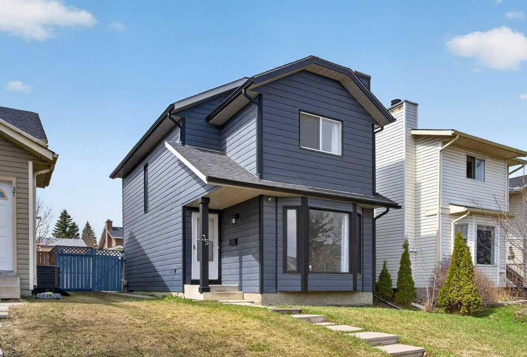 35 Martinview Crescent NE, T3J 2S2