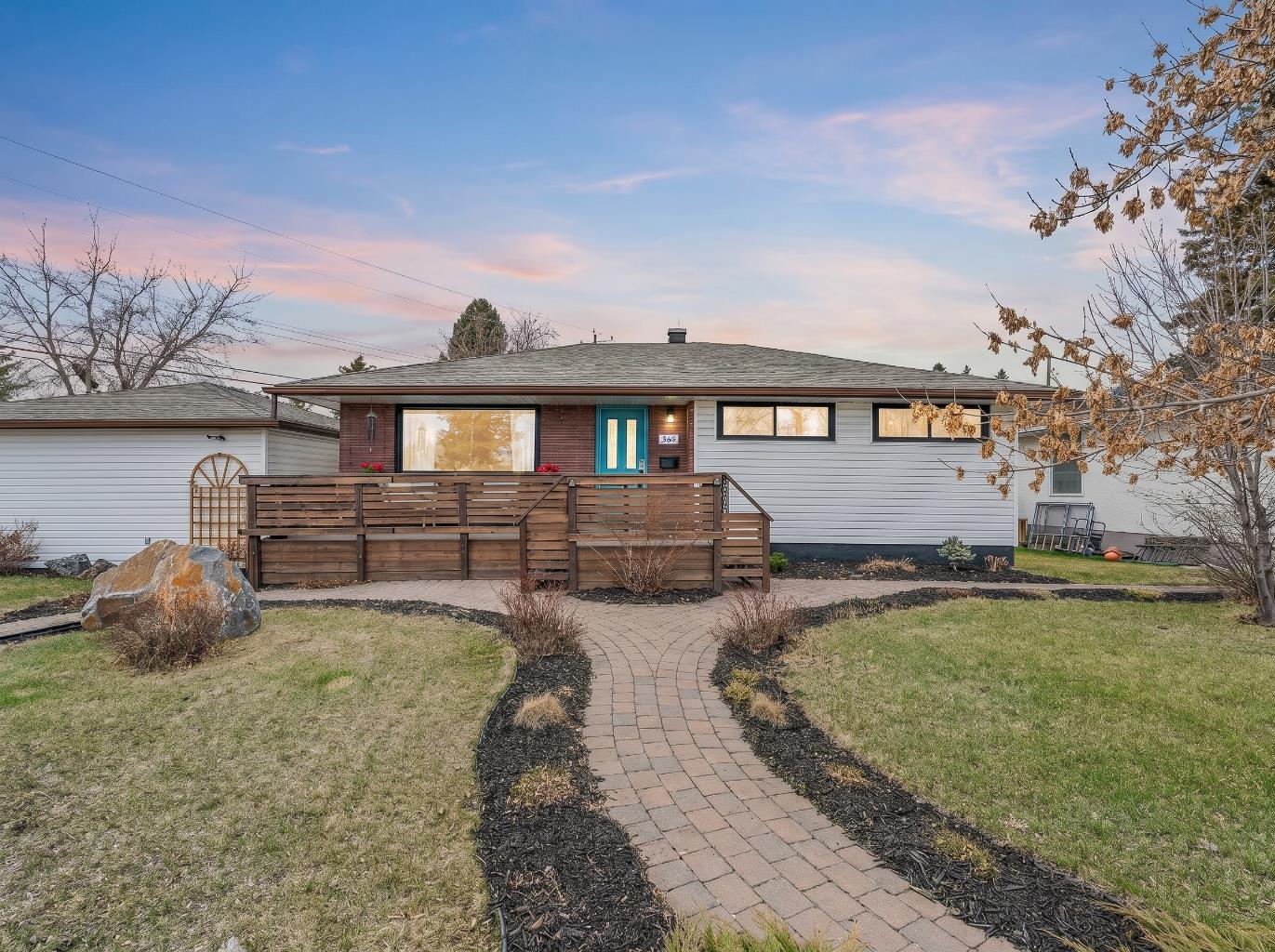 223 45 Street SW, T3C 2B4