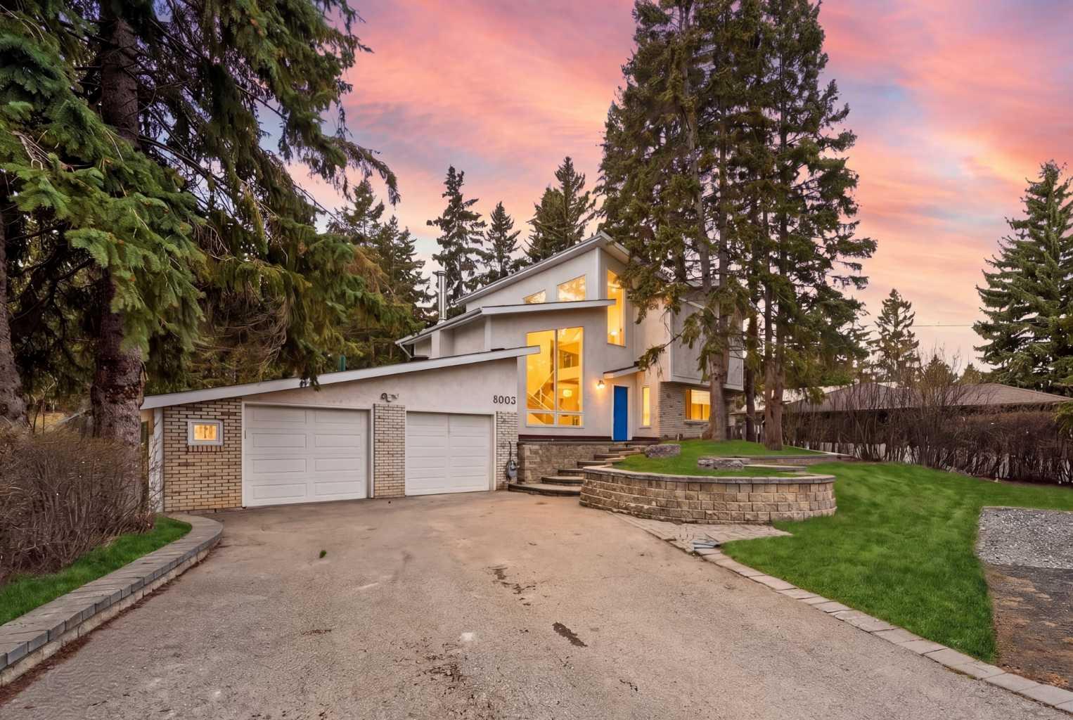 8003 33 Avenue NW, T3B1L5