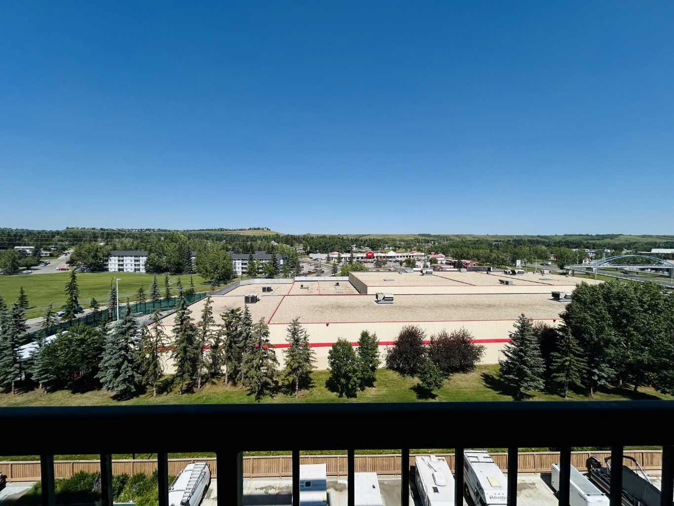 806, 5204 Dalton Drive NW, T3A 3H1