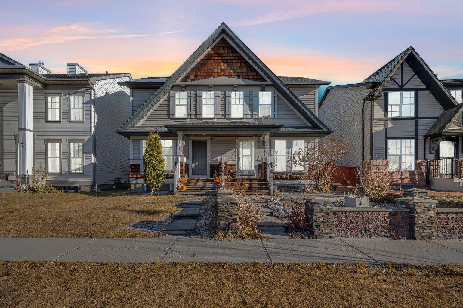 207 Elgin Meadows Gardens SE, T2Z1B4