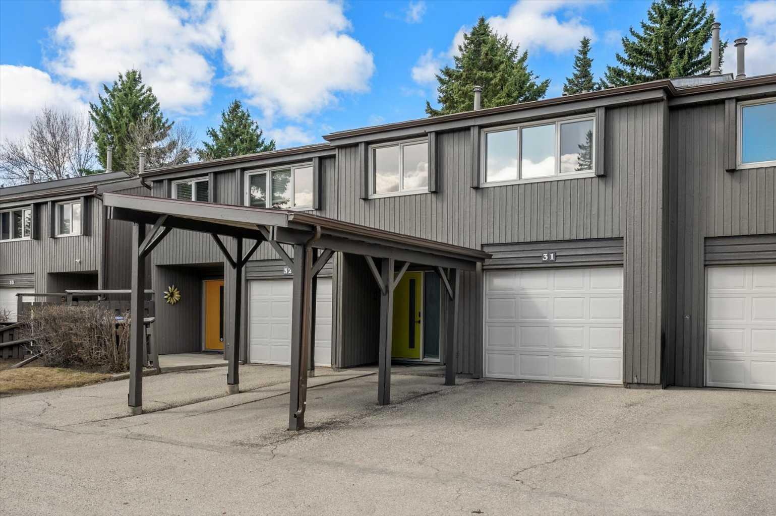 31, 2225 Oakmoor Drive SW, T2V 4N5