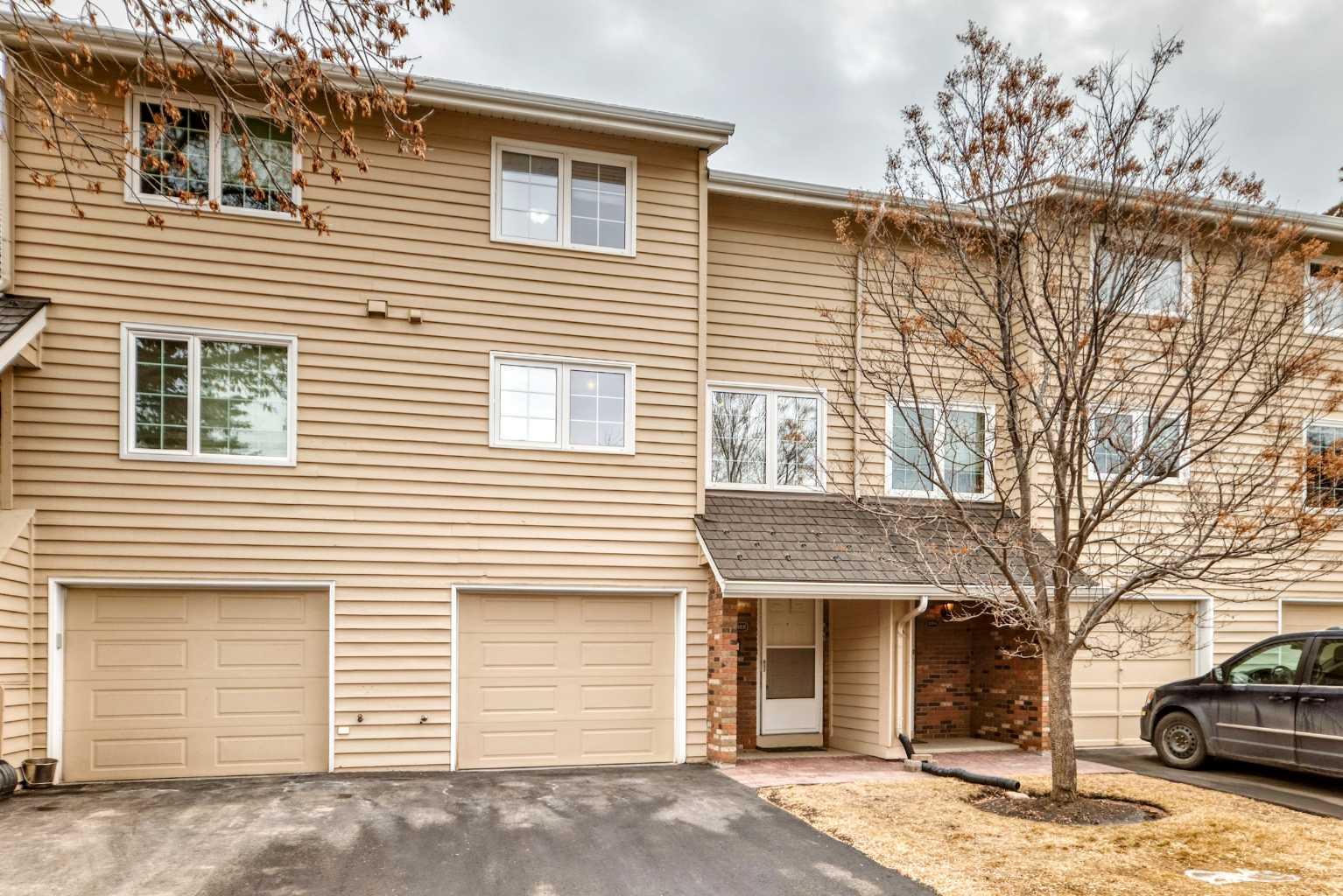 322 Point Mckay Gardens NW, T3B 5B7