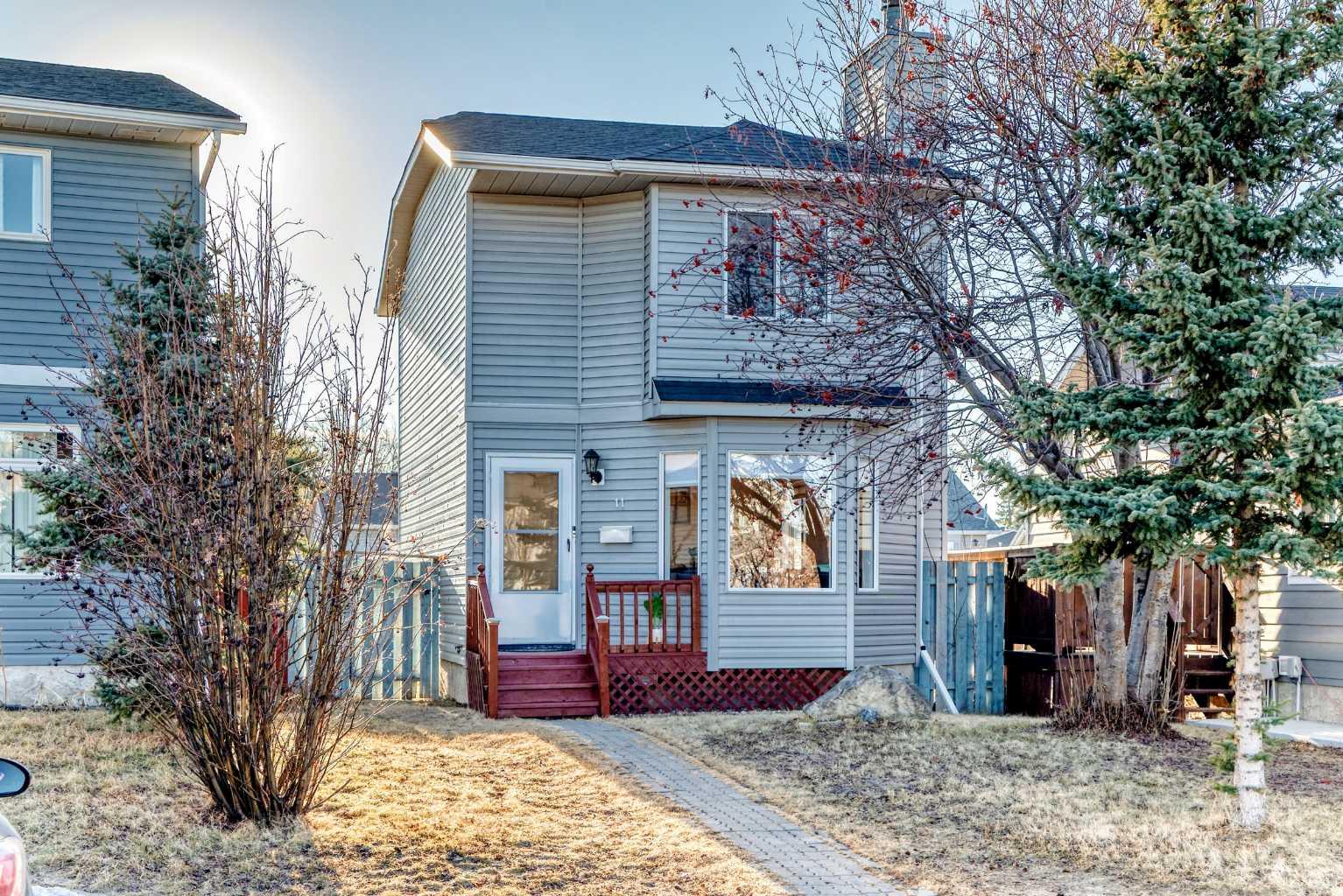 11 MARTINRIDGE Place NE, T3J 3B8