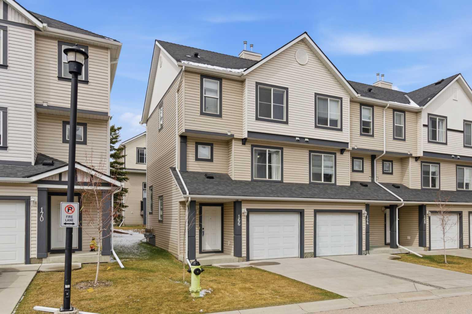 166 Everhollow Heights SW, T2Y 5B3