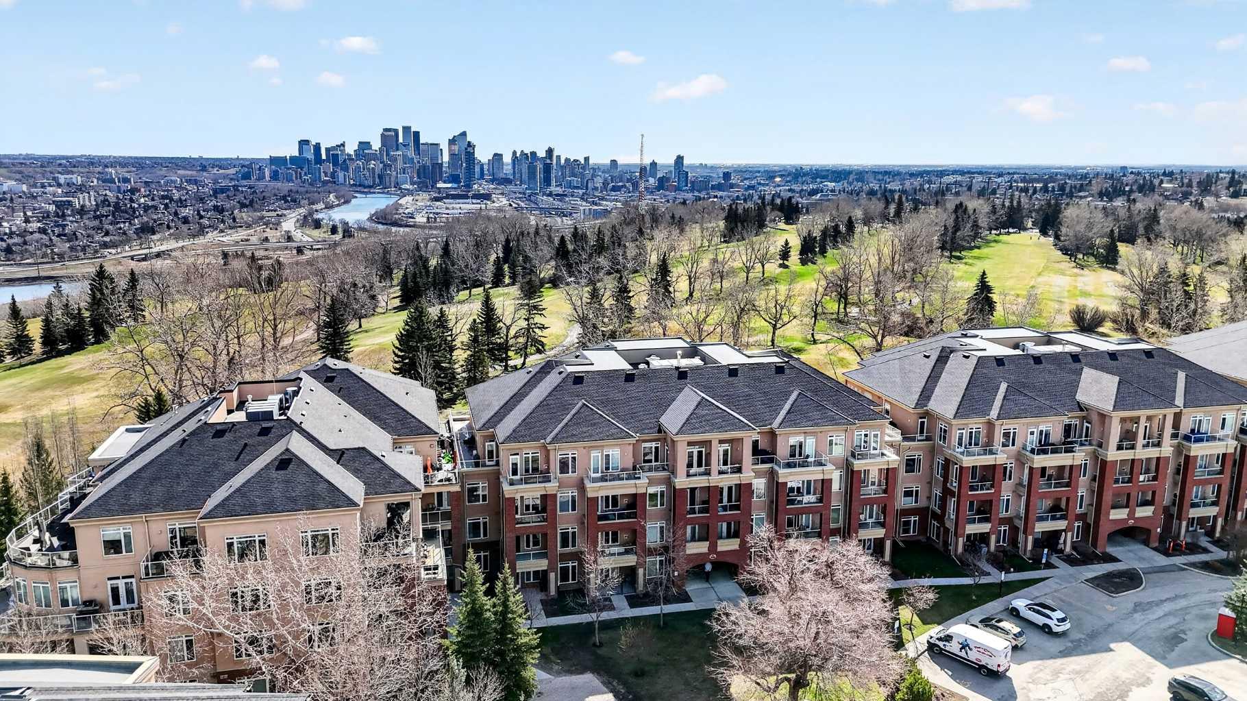 7304, 14 Hemlock Crescent SW, T3C 2Z1