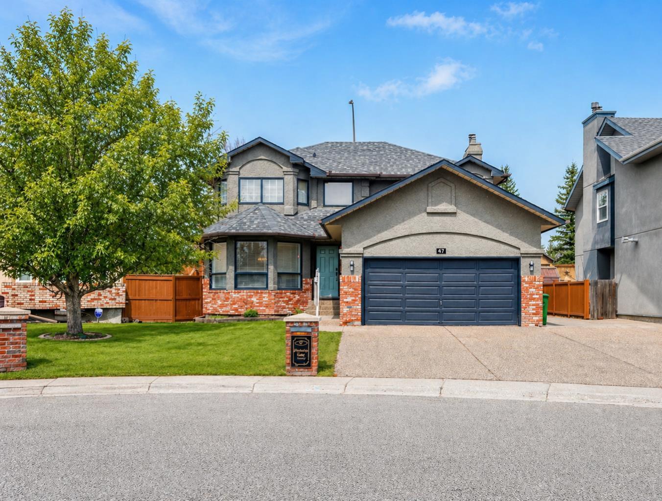 47 Canterbury Court SW, T2W 6C2