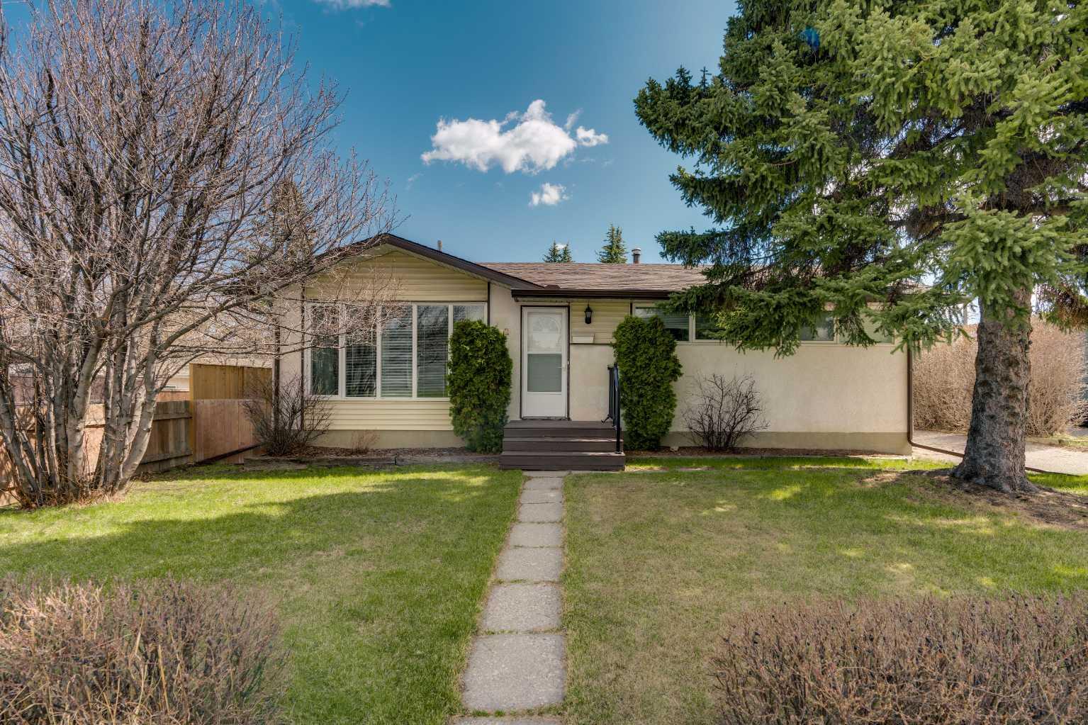 212 Westwood Drive SW, T3C 2W3