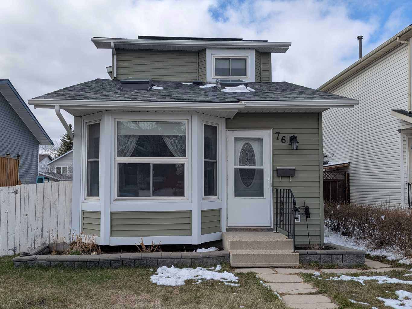 76 Martindale Close NE, T3J 2T9