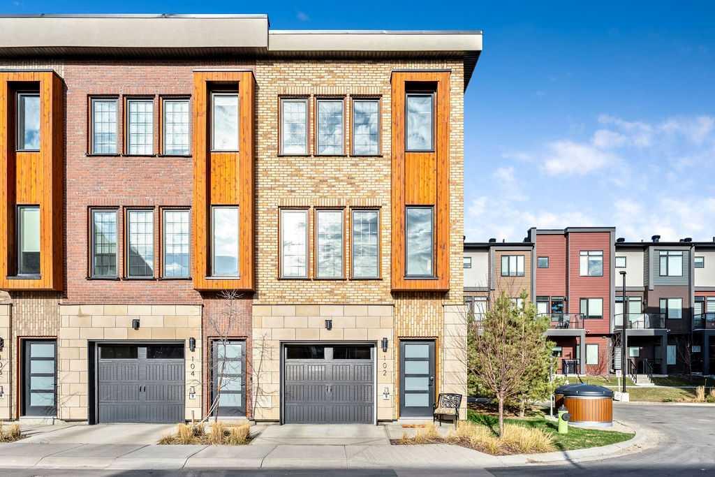 102, 81 Greenbriar Place NW, T3B 6J1