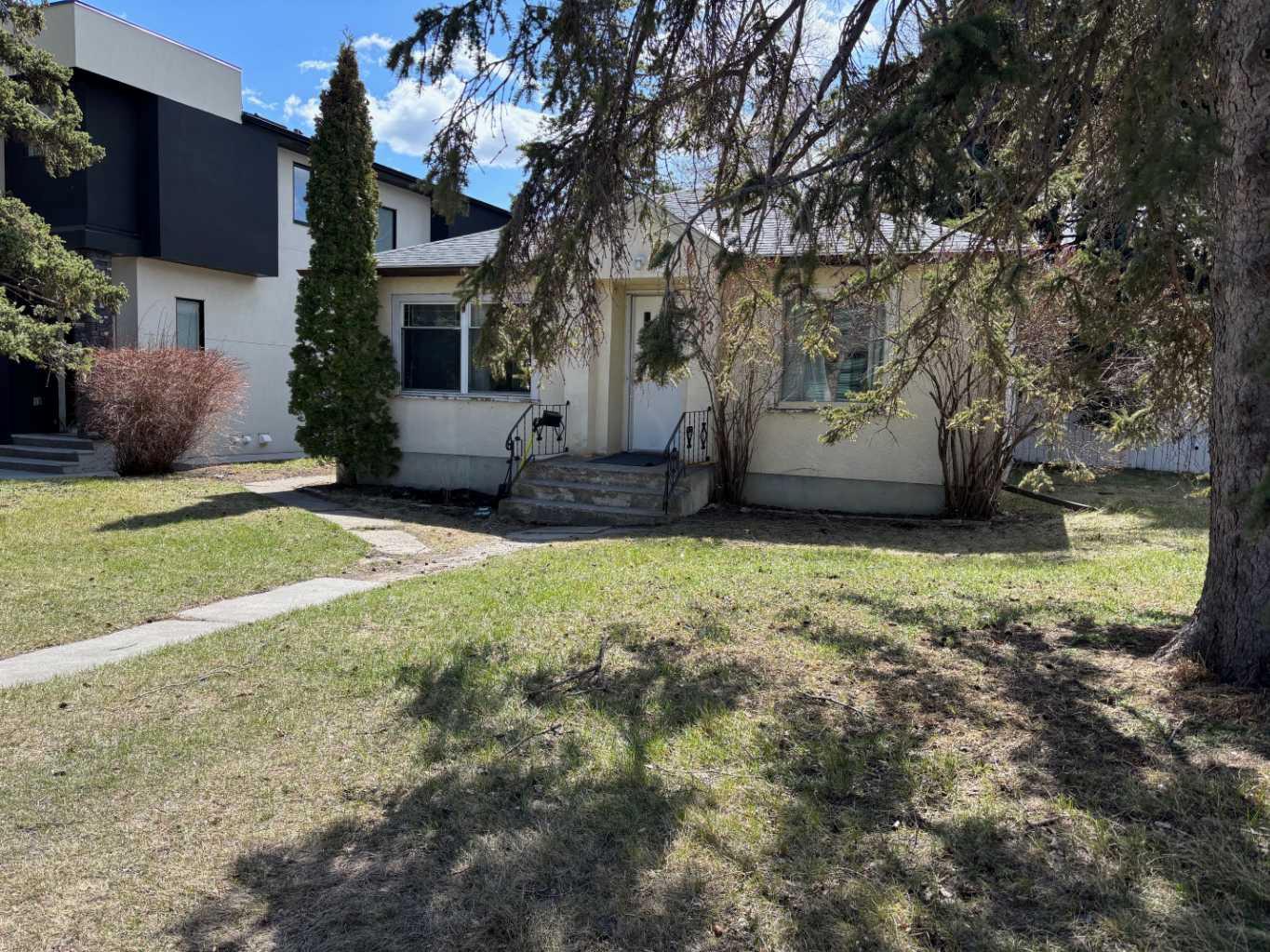2523 3 Avenue NW, T2N0L4