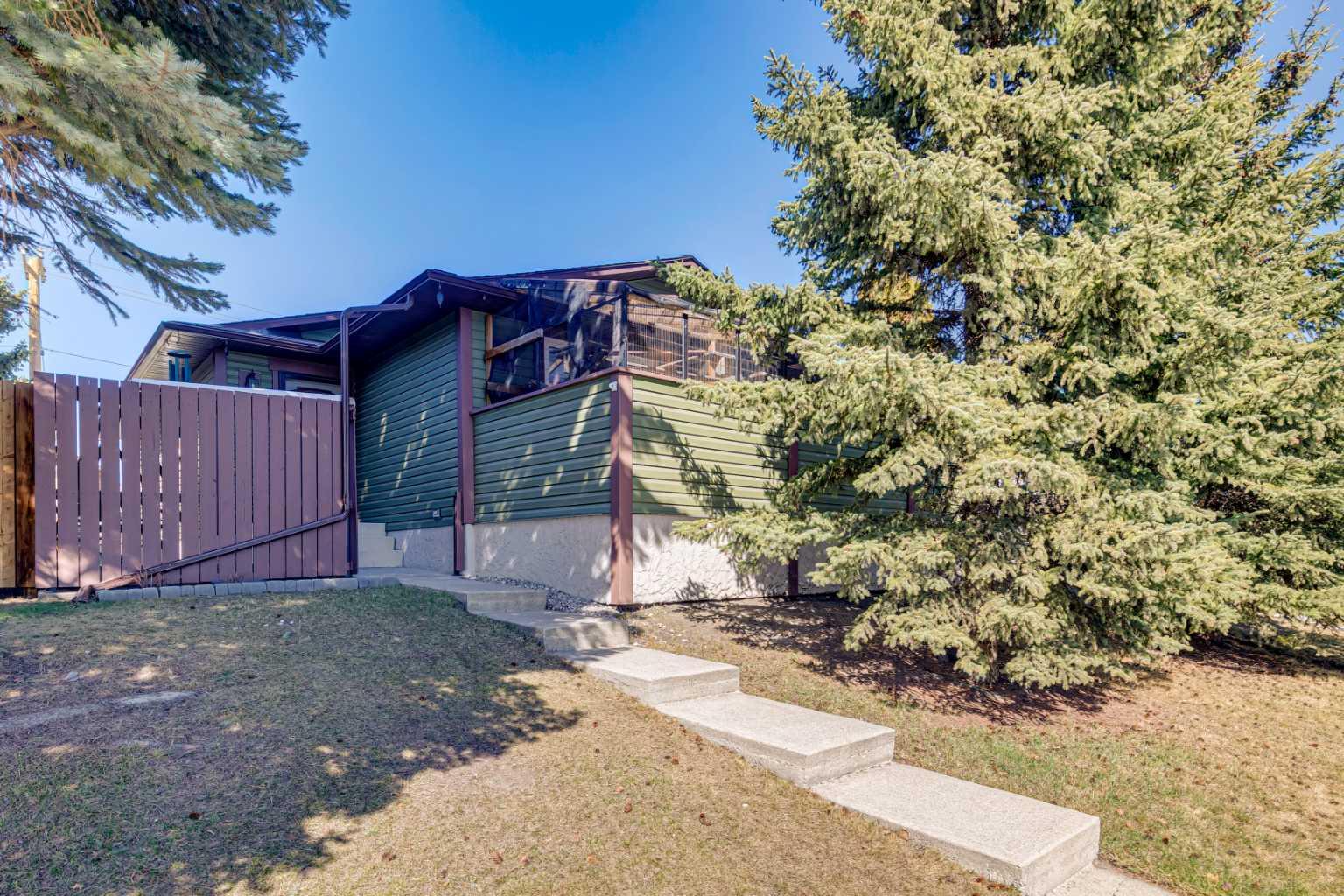 95 McHugh Road NE, T2E 7R5