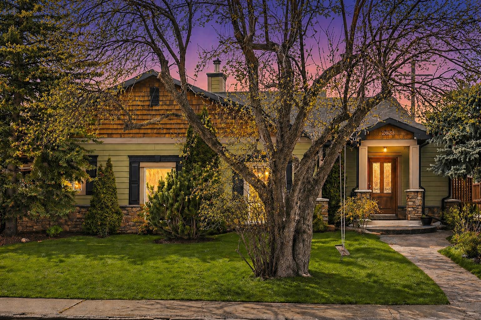 2623 Glenmount Drive SW, T3E 4C2