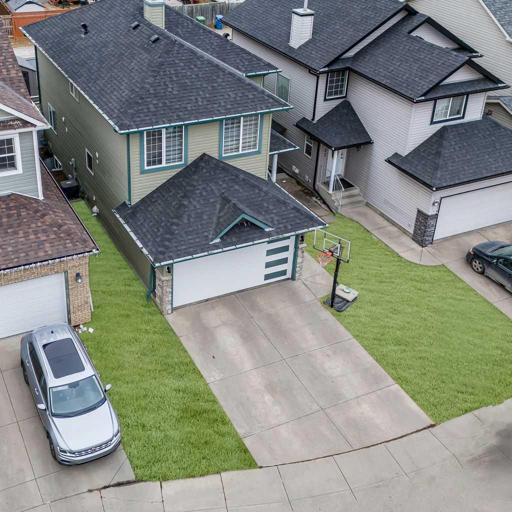 31 Saddleback Way NE, T3J 4K4