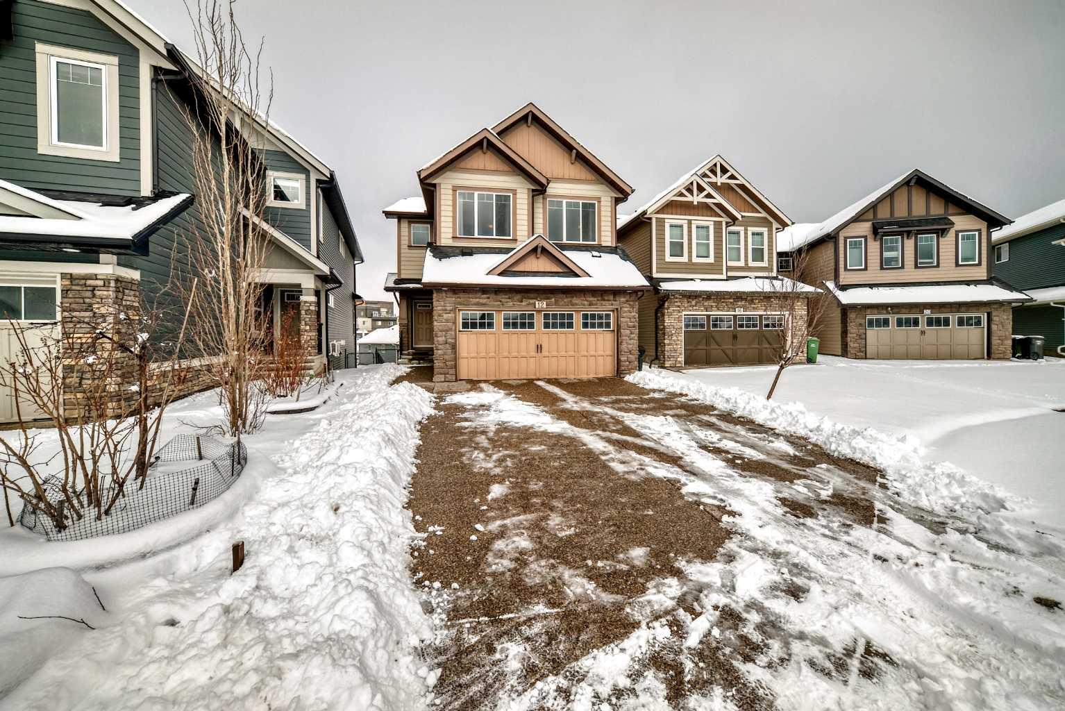 12 Kincora Mews NW, T3R 0N3