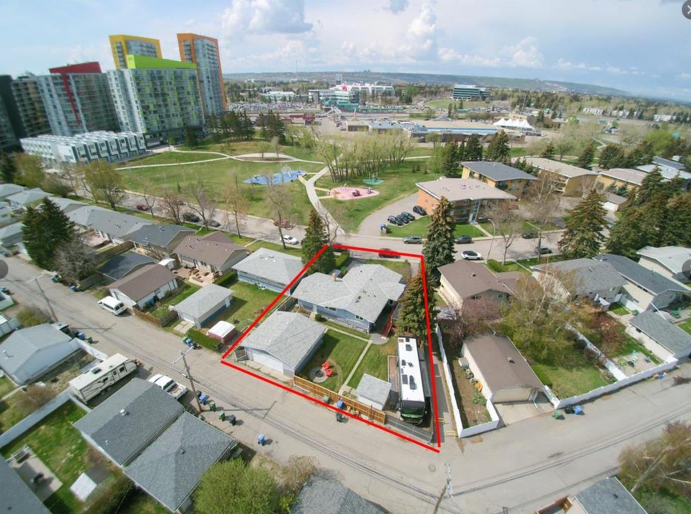 2940 Blakiston Drive NW, T2L 1L6