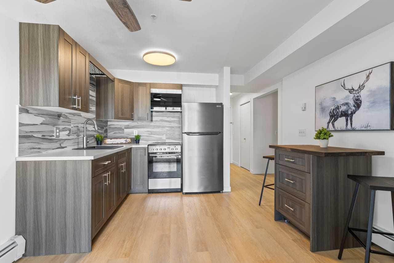 4205, 1620 70 Street SE, T2A 7Y9