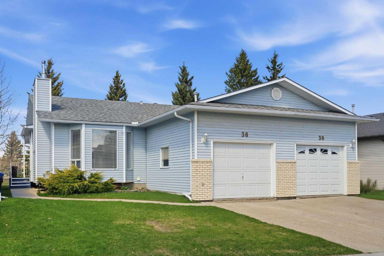 38 Woodside Close, T4B 2C8