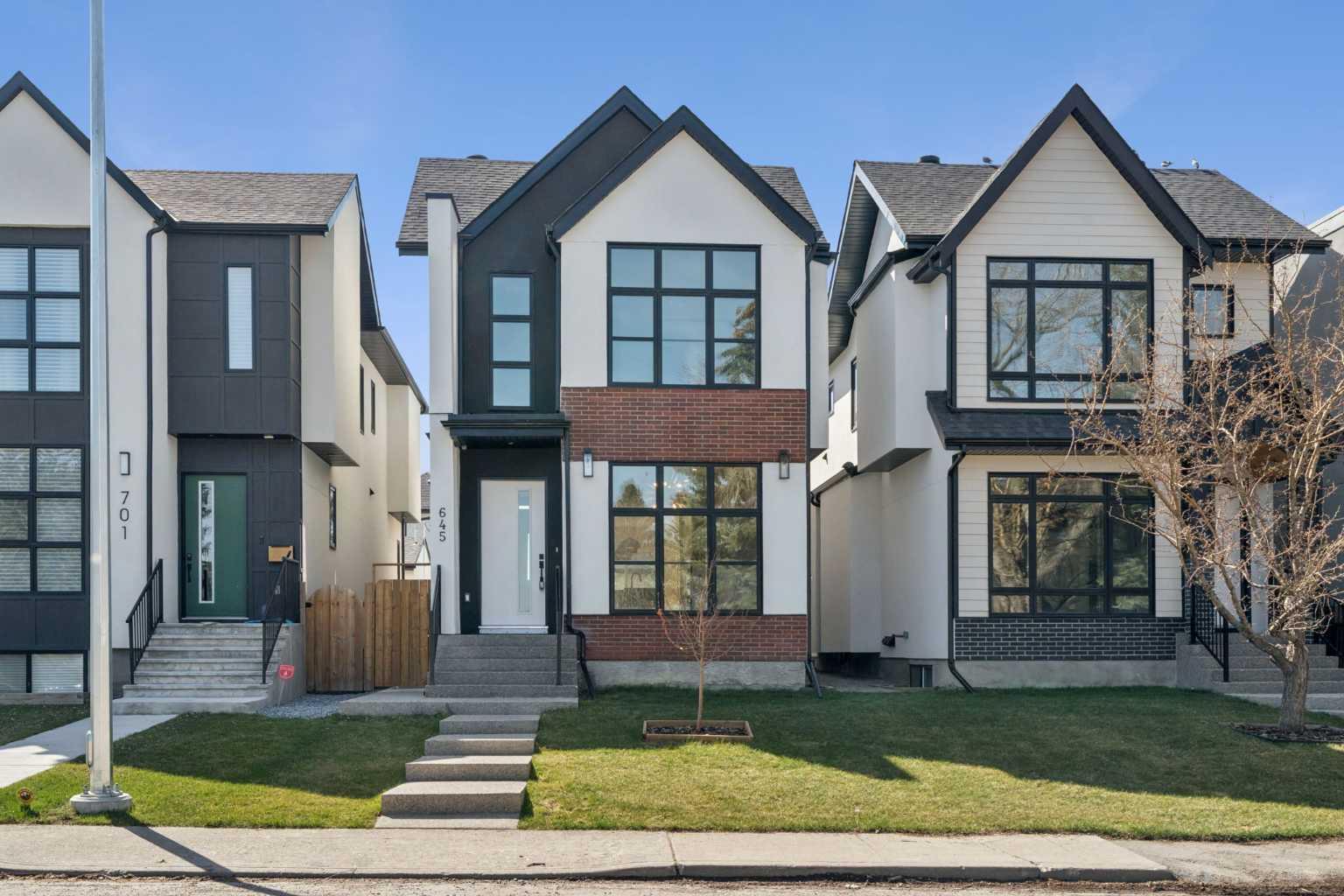 645 36 Street SW, T3C 1R1