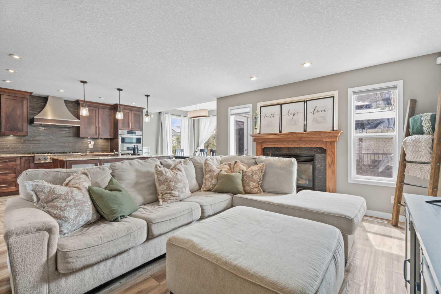 31 Brightondale Close SE, T2Z 4M6