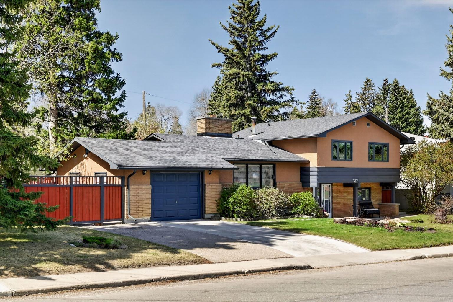 3811 24 Street NW, T2L 0Y8