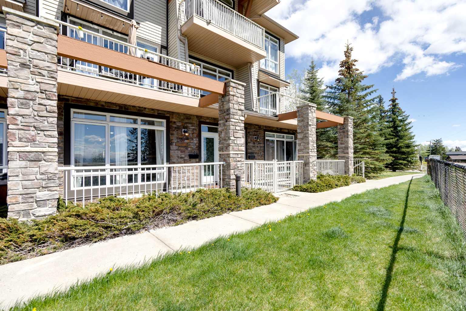 7, 181 Rockyledge View NW, T3G 6B1