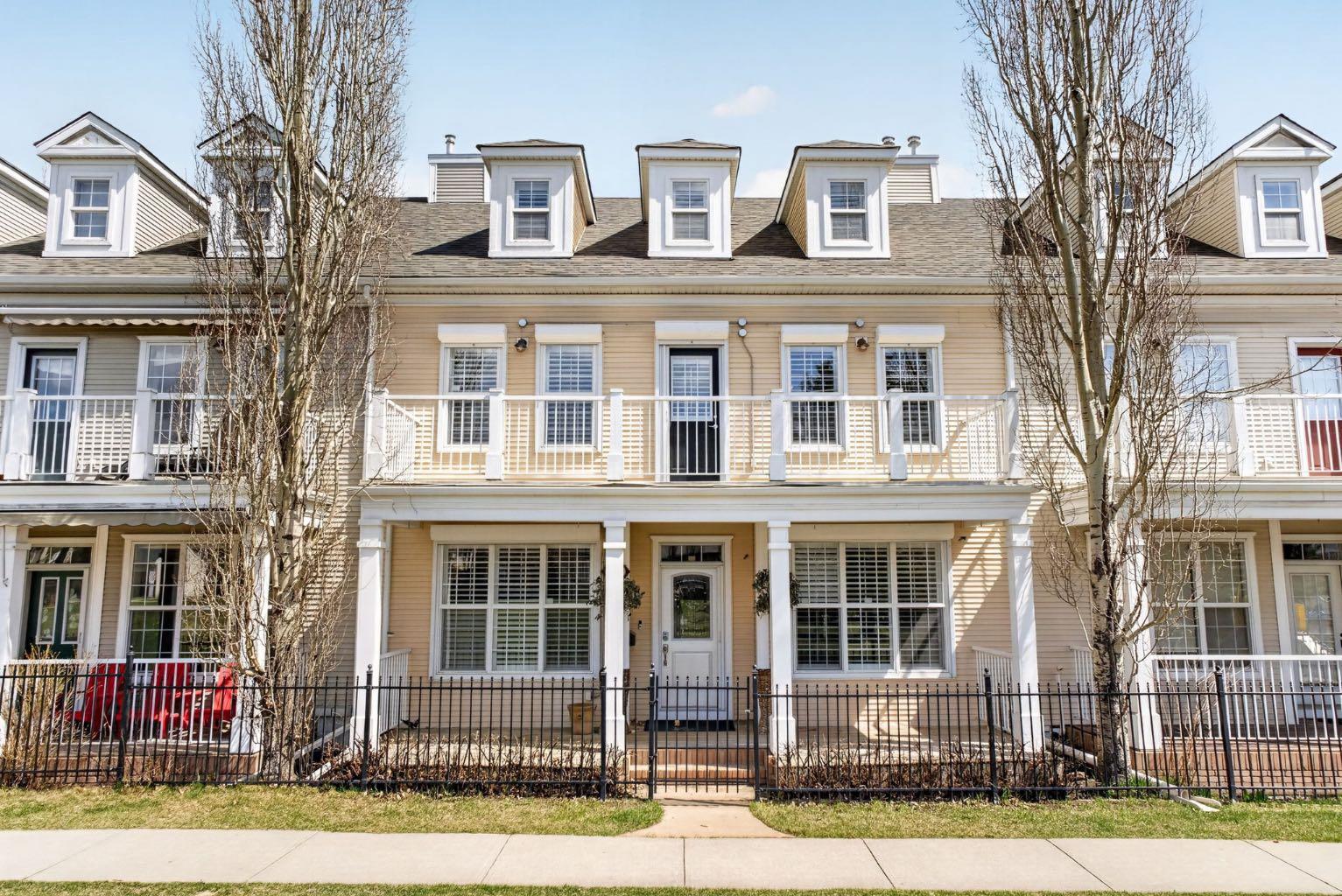24 Ypres Mews SW, T2T 6L2