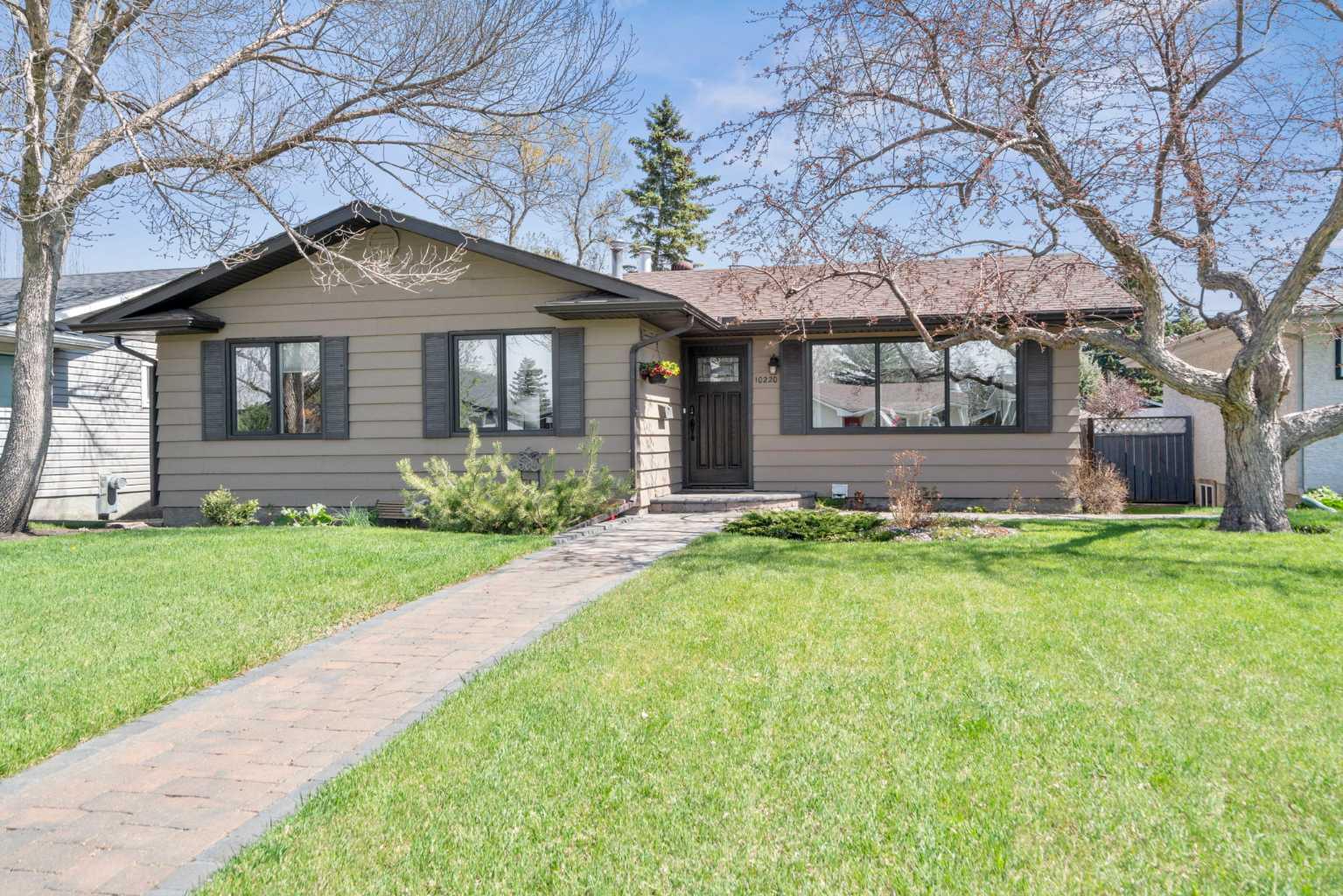 10220 Maple Grove Place SE, T2J 1S6