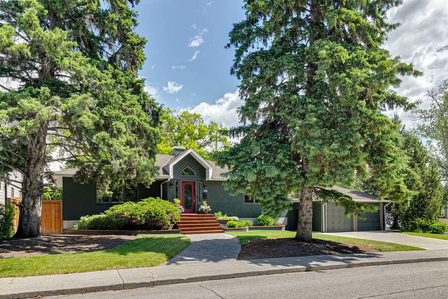 402 Brunswick Avenue SW, T2S 1N8
