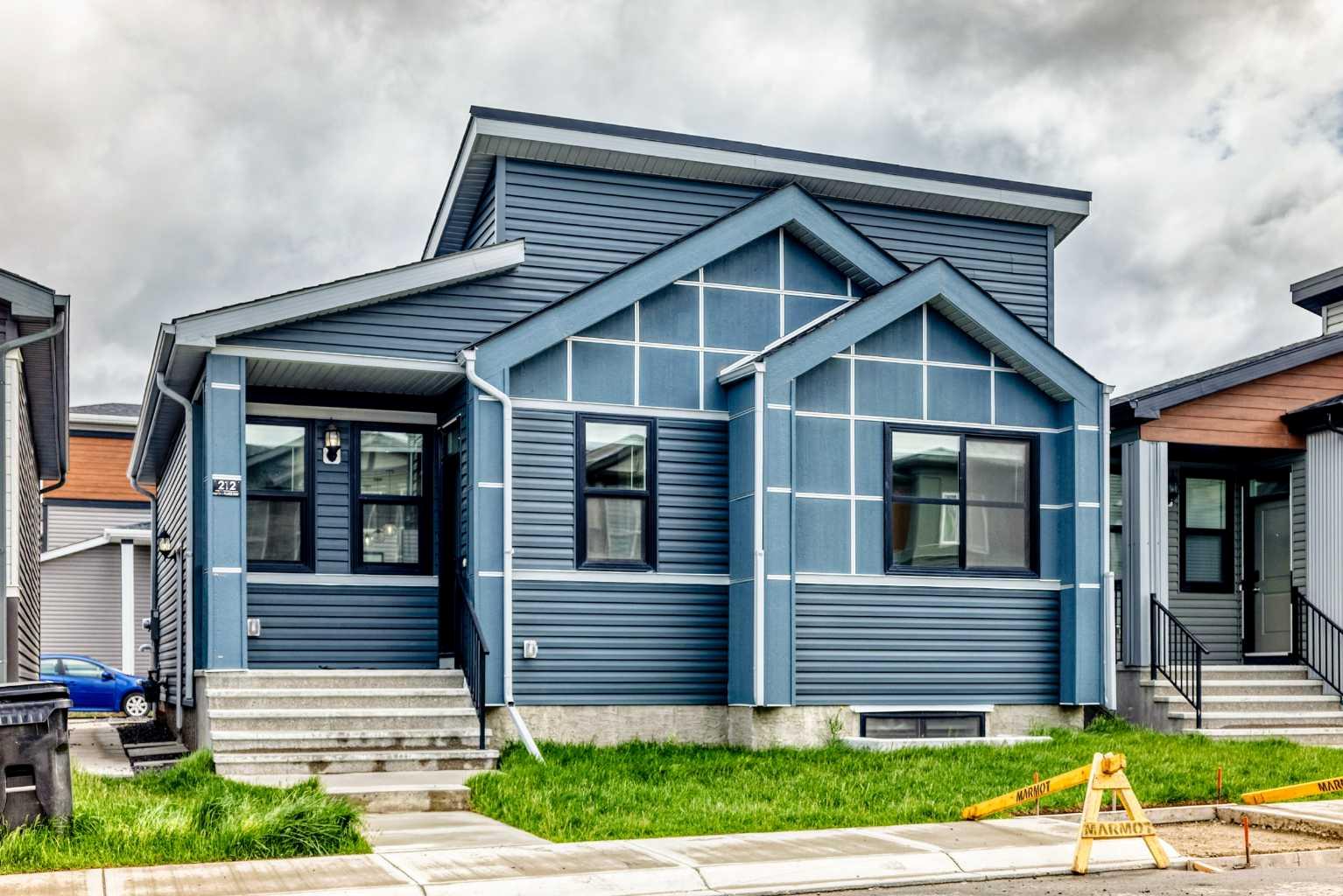 212 Lucas Place NW, T3P 2E6