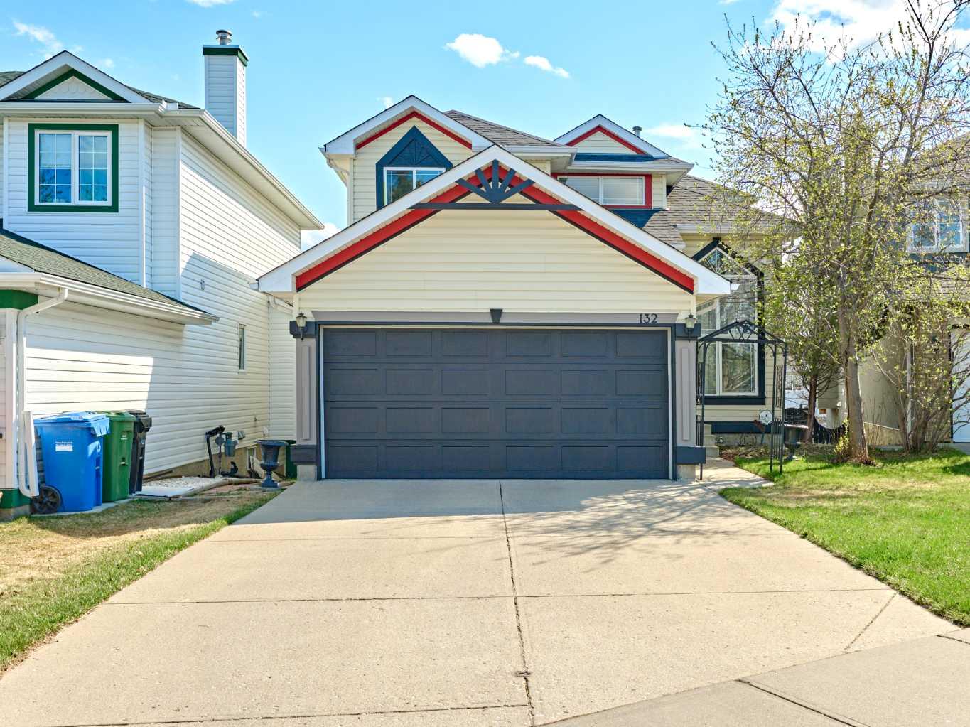 132 Somercrest Close SW, T2Y3H8