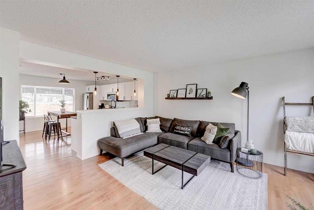 12 Elgin Meadows View SE, T2Z 0E8